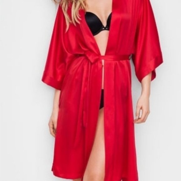 ✨NEW✨VERY SEXY Silky Satin Robe Kimono Long XS/S